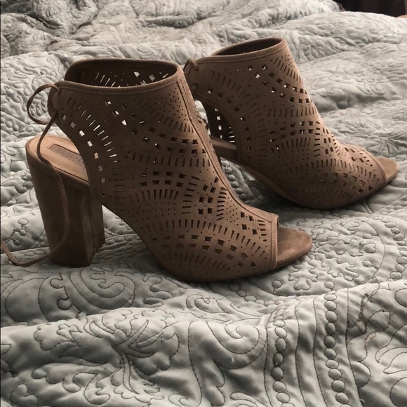 High heels - Picture 1 of 2